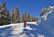 55 Scendiamo il tratto alto della pista panoramica Gremei-Torcola Vaga